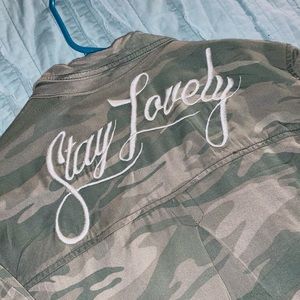 American Eagle Camo Button Down Shirt